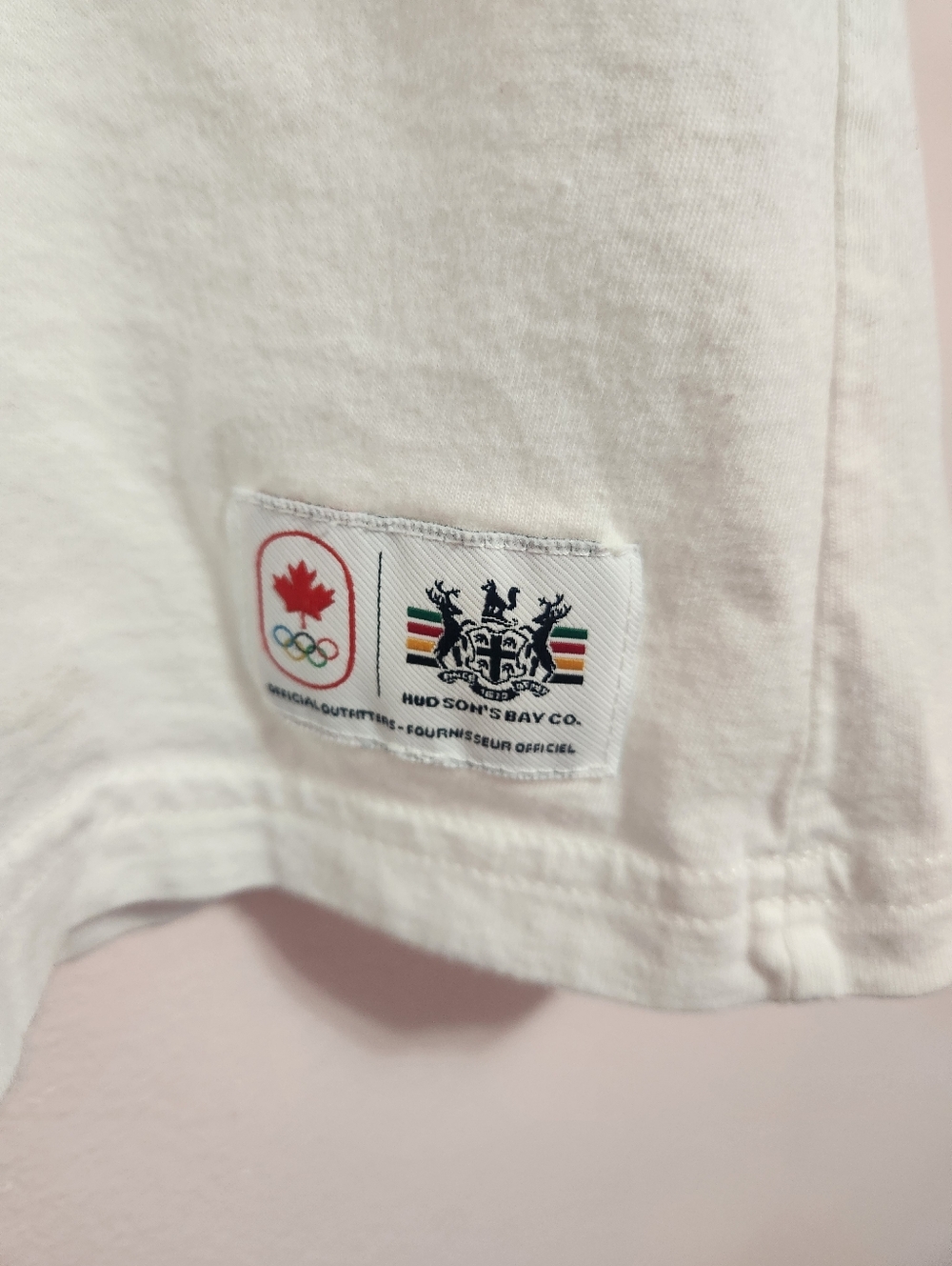 ​Vintage 2012 Team Canada Olympic Tee | Hudson’s Bay Co. Mosaic Graphic Size XL - Picture 2 of 7